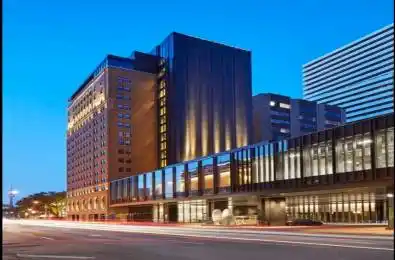 2 Avenue Road Unit# 1001 Toronto C02 Ontario M5R 0C6