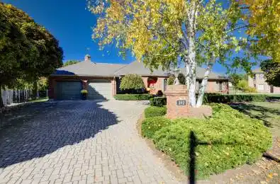 592 Manorwood Court Waterloo Ontario N2K 3L7