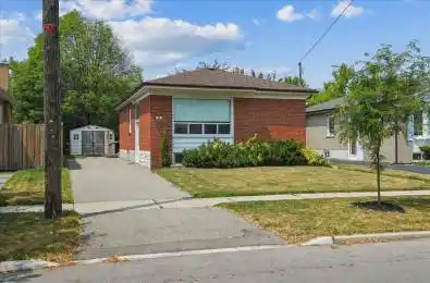 10 Mendip Crescent Toronto E04 Ontario M1P 1Y4