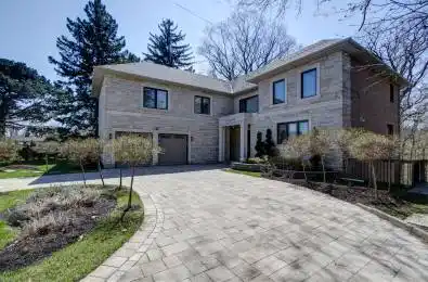 10 Moorehill Drive Toronto C11 Ontario M4G 1A1