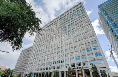 111 St Clair Avenue Unit# 1505 Toronto C02 Ontario M4V 1N5