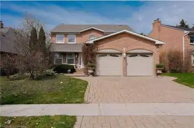 9 Longwater Chase Markham Ontario L3R 4A1