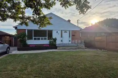 54 Garside Crescent Toronto W04 Ontario M6M 2Z6