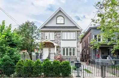 142 Borden Street Unit# Upper Toronto C01 Ontario M5S 2N3