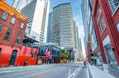 125 Peter Street Unit# 1811 Toronto C01 Ontario M5V 0M2