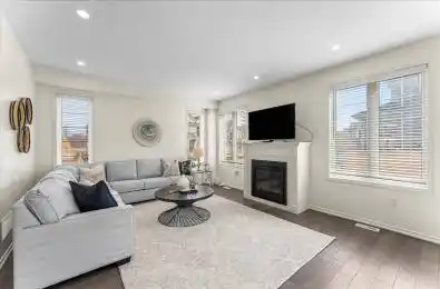 2560 Bandsman Crescent Oshawa Ontario L1L 0M2