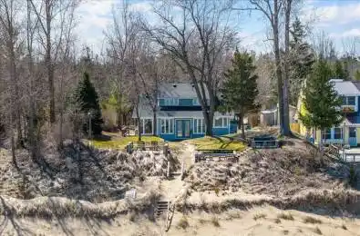 6626 EAST PARKWAY Drive Lambton Shores Ontario N0N 1J3