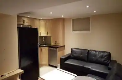 38 Park Lane Circle Unit# Bsmt Richmond Hill Ontario L4C 6S8