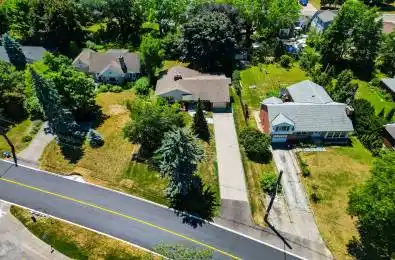 20 Mountain Brow Boulevard Hamilton Ontario L8T 1A3