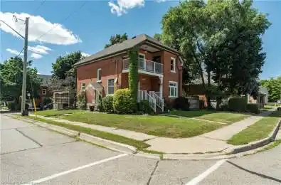 562 Laurel Street Cambridge Ontario N3H 3Z2