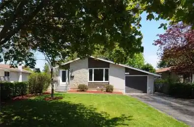 811A Helen Crescent Pickering Ontario L1W 1V1