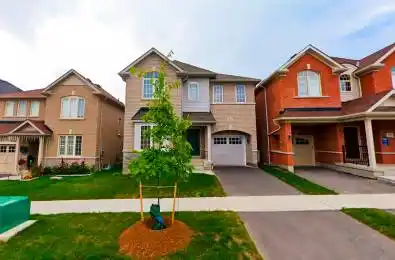 24 Raithby Crescent Ajax Ontario L1Z 0S6