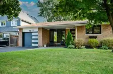 2221 Wyandotte Drive Oakville Ontario L6L 2T4