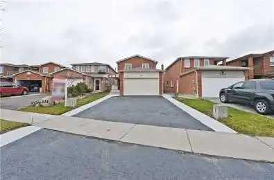 212 Tall Grass Trail Vaughan Ontario L4L 3K6