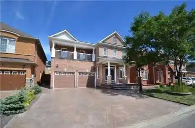 4 Mountland Road Brampton Ontario L6P 1Z9