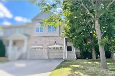 196 Kirkvalley Crescent Aurora Ontario L4G 7R2