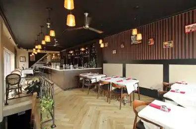 1370 St Clair Avenue Toronto W03 Ontario M6E 1C4