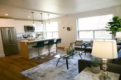 11 Wingreen Court Unit# 8 Toronto C13 Ontario M3B 1B9
