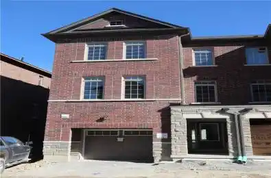 61 Gordon Circle Newmarket Ontario L3Y 9B3
