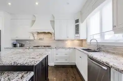 21A Roycrest Avenue Toronto C07 Ontario M2N 1R1