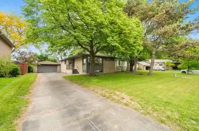 39 Treadgold Crescent Toronto C13 Ontario M3A 1X1