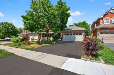 165 Clearmeadow Boulevard Newmarket Ontario L3X 2E4