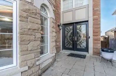 34 Forsyth Crescent Halton Hills Ontario L7G 6G3