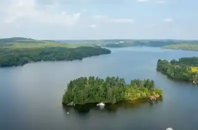 4 Hills Island Lake of Bays Ontario P0B 1A0