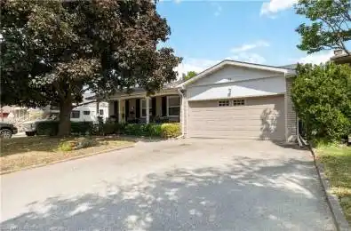 15 Burdock Boulevard Brantford Ontario N3R 6B5