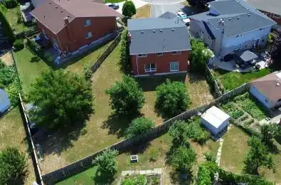 3 Lord Court Hamilton Ontario L8E 4V8