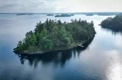 1 Island 3LM Island Gravenhurst Ontario P1P 1R2