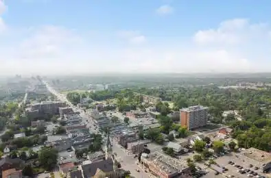 10176-10178 Yonge Street Richmond Hill Ontario L4C 3E1