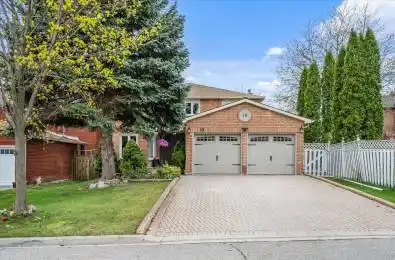 10 Stratford Drive Richmond Hill Ontario L4B 1V7