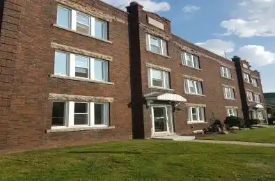3 Connaught Avenue Unit# 12 Hamilton Ontario L8M 3C3