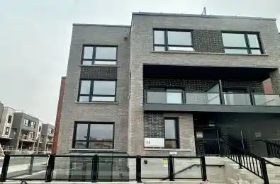 11 Lytham Green Circle Newmarket Ontario L3Y 0H5