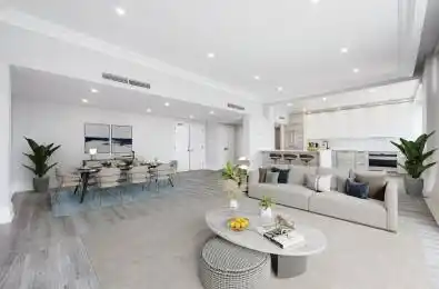 400 Walmer Road Unit# PH4 Toronto C03 Ontario M5P 2X7