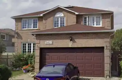 5823 Riverdale Crescent Mississauga Ontario L5M 4R8