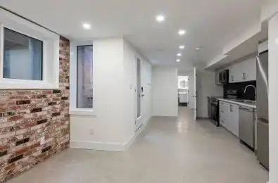 180 Maria Street Unit# Lower Toronto W02 Ontario M6P 1W4