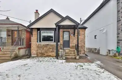 16 Little Boulevard Toronto W04 Ontario M6E 4N2