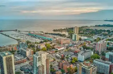 1395 Hurontario Street Mississauga Ontario L5G 3H5