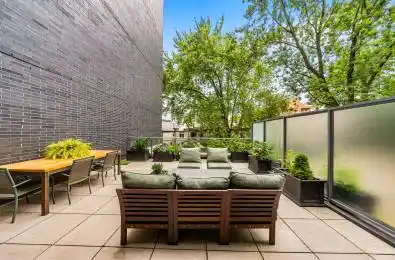 510 King Street Unit# 212 Toronto C08 Ontario M5A 0E5