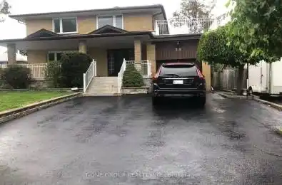 32 Flowertown Avenue Brampton Ontario L6X 2K2