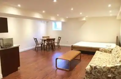 5412 Bellaggio Crescent Unit# Bsmt Mississauga Ontario L5V 0C8