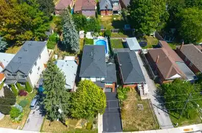 34 Edge Park Avenue Toronto E04 Ontario M1L 2E6