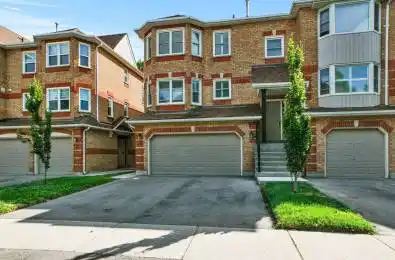 15 Edenbridge Drive Unit# 52 Vaughan Ontario L4J 8C3