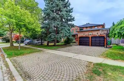 1016 Red Pine Crescent Mississauga Ontario L5H 4E8