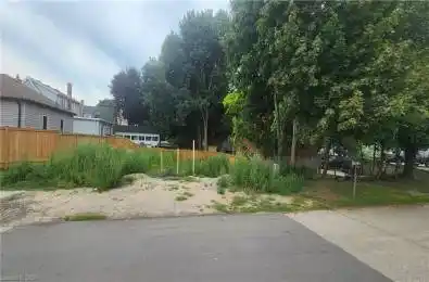 457 Maple Avenue Waterloo Ontario N2H 6K2