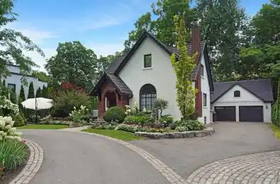 386 Ashbury Road Rockcliffe Park Ontario K1M 0R8