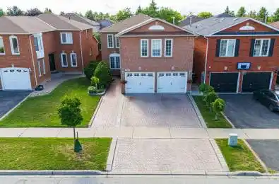 1078 windsor hill Boulevard Mississauga Ontario L5V 1P4