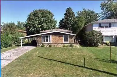 25 Waddington Crescent Toronto C15 Ontario M2J 2Z9